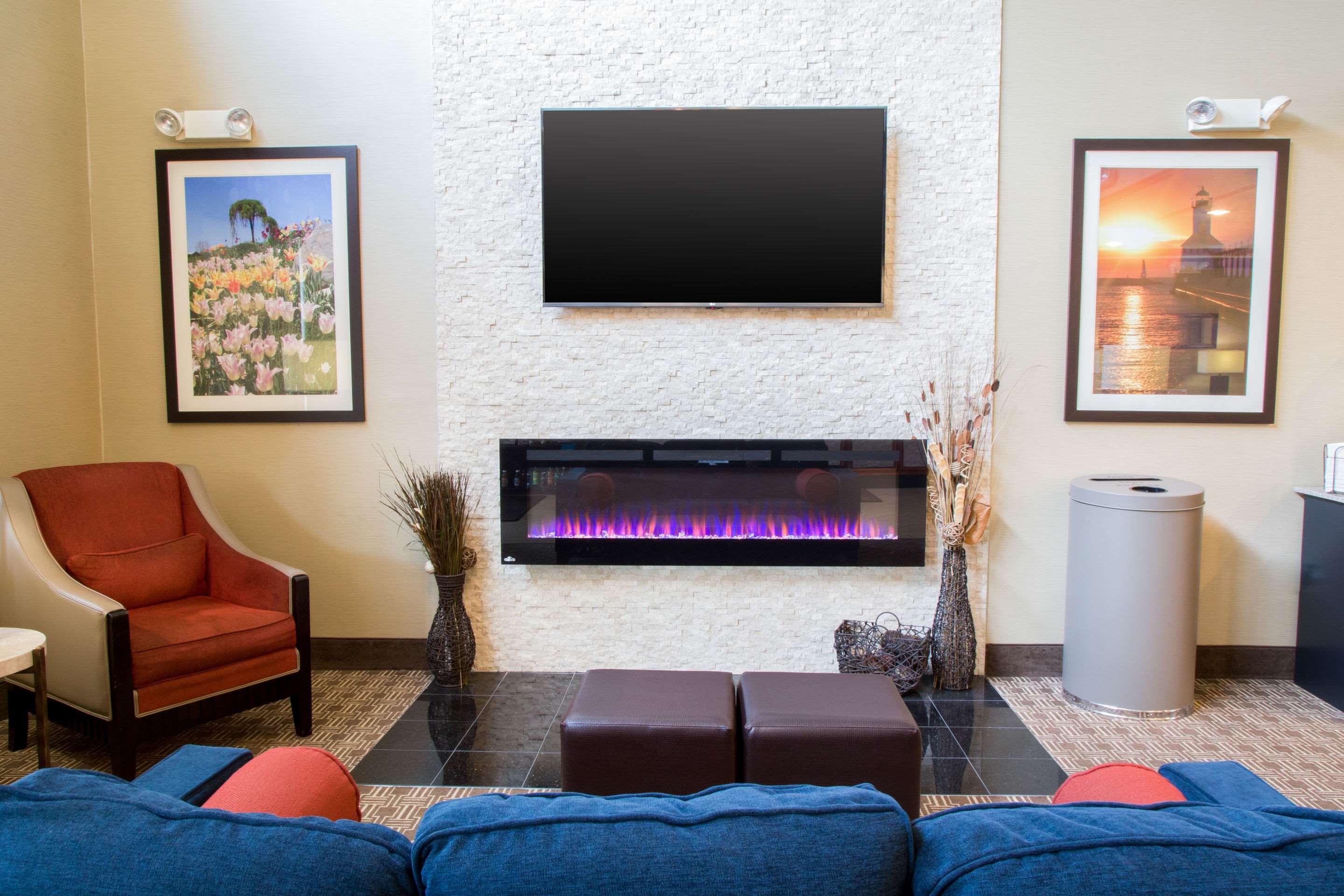 Comfort Suites Grand Rapids South Kentwood Exterior foto